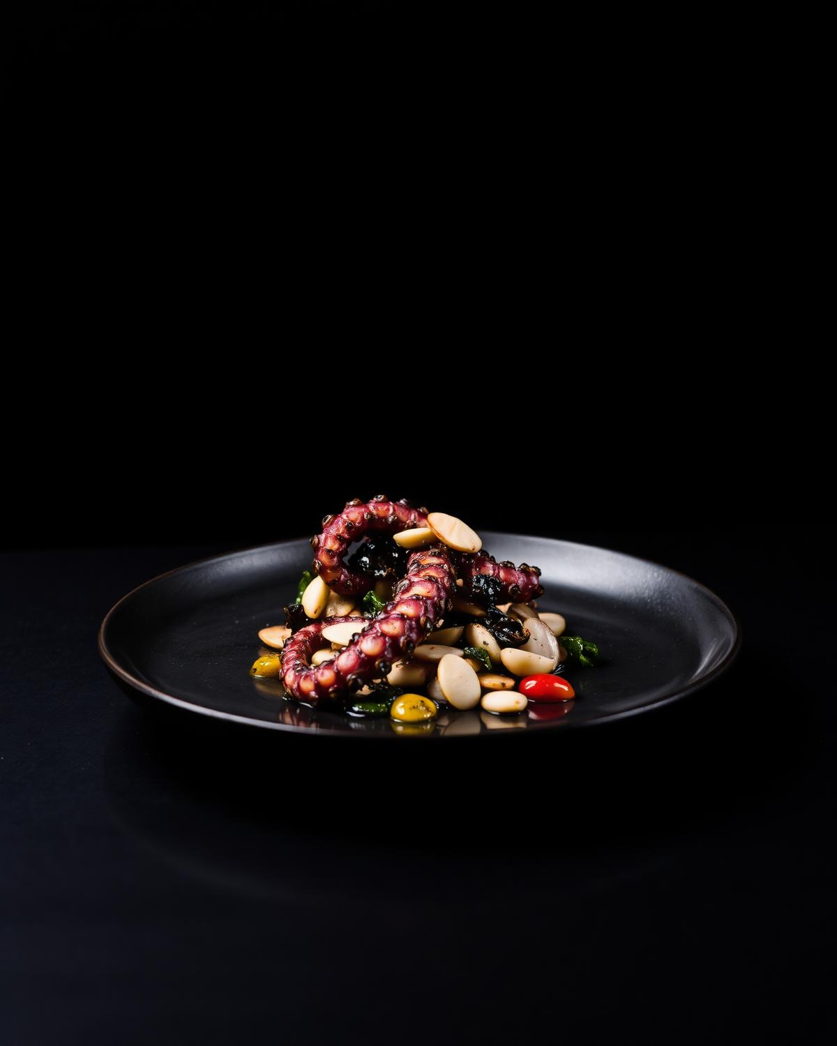 NOIR concept imagery: food, room and details